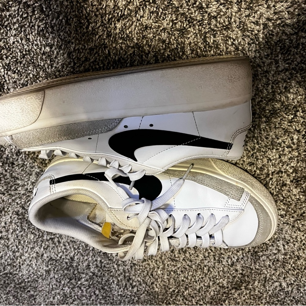 Nike White and Black Women's Sneakers size 8